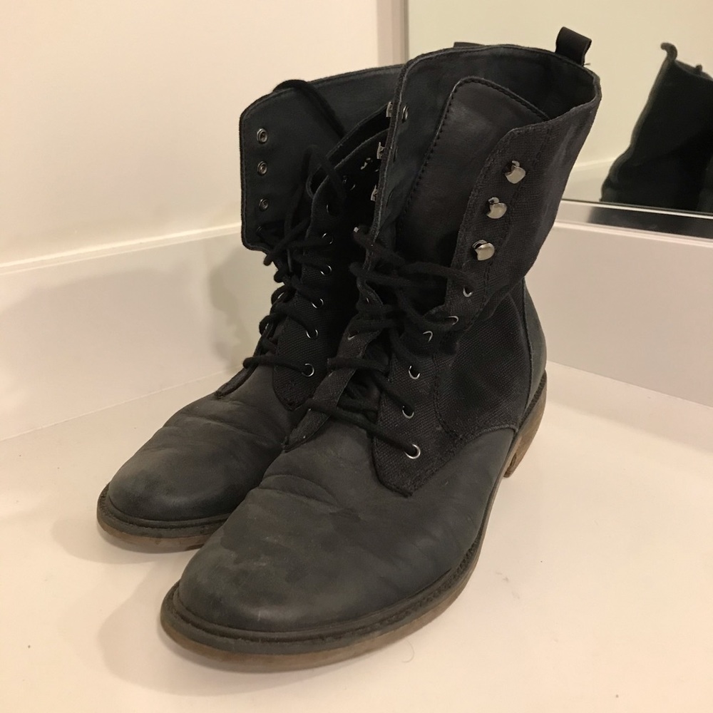 Genuine leather and canvas BP lace up boots